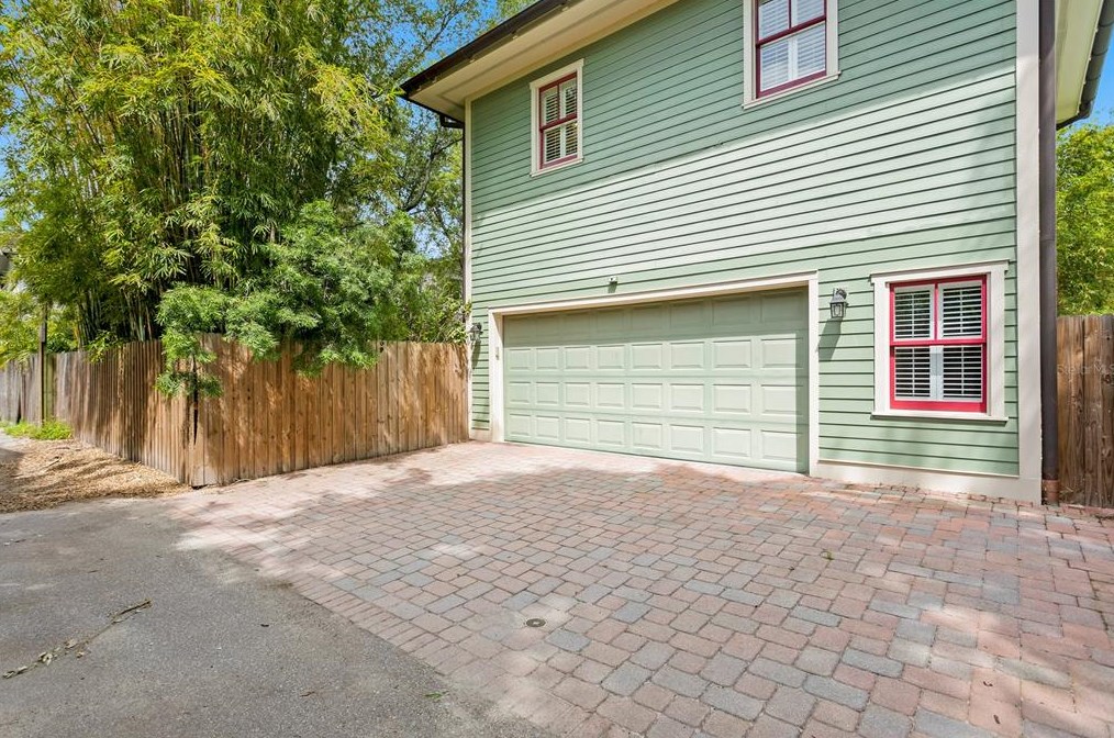 2108 Watrous Ave, Tampa FL  33606-3047 exterior