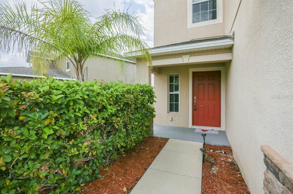 938 Seminole Sky Dr, Ruskin, FL 33570