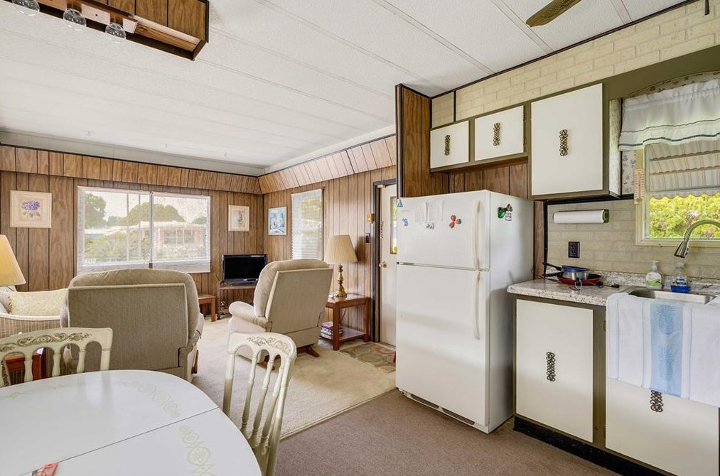 38449 Willoughby Dr, Zephyrhills FL  33540-6514 exterior