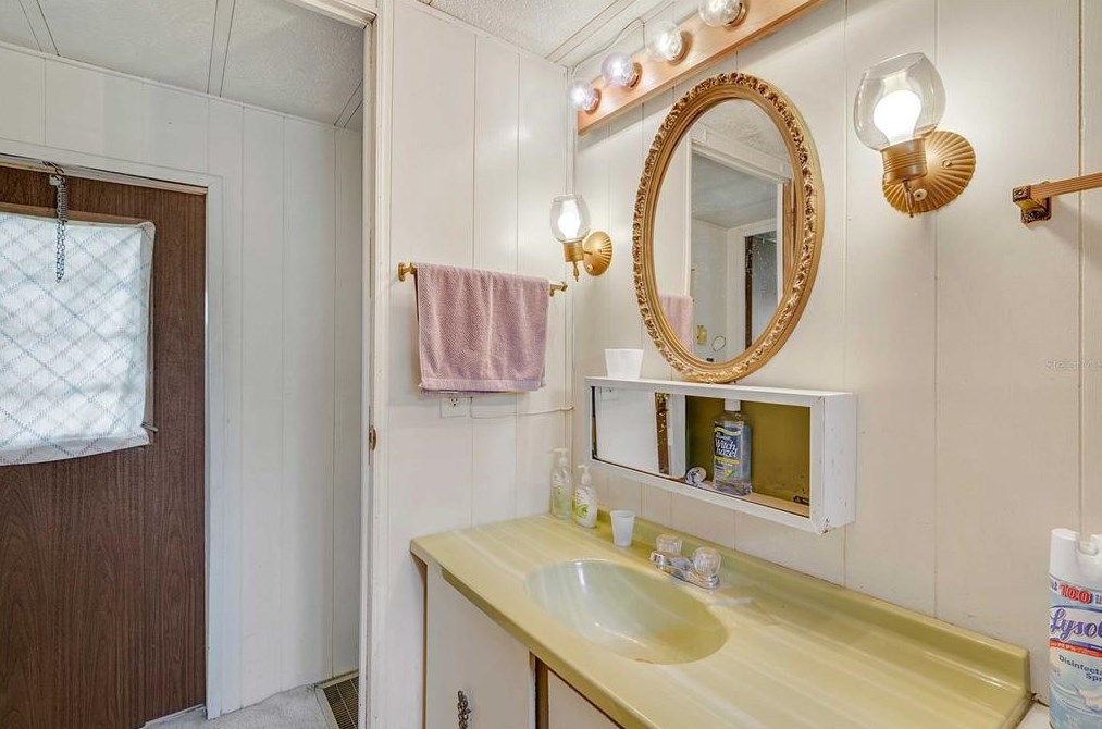 38449 Willoughby Dr, Zephyrhills FL  33540-6514 exterior