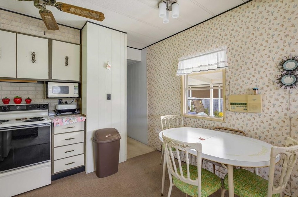 38449 Willoughby Dr, Zephyrhills FL  33540-6514 exterior