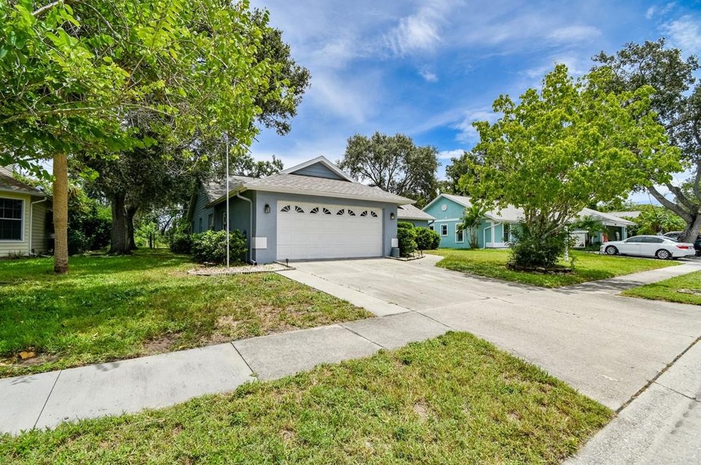 5632 29th Street Cir, Bradenton, FL 34203-5322