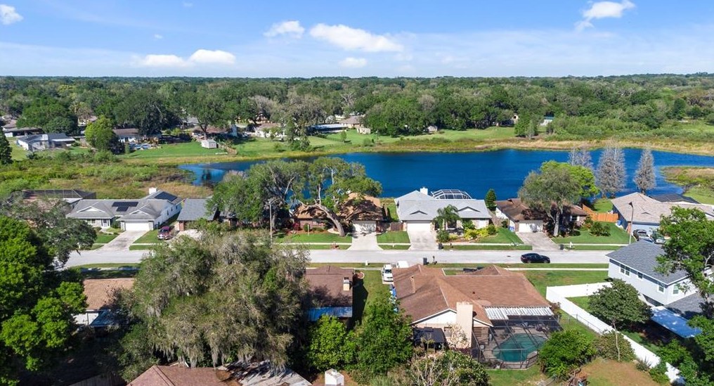 653 Timber Pond Dr, Brandon FL 33510-2937 exterior