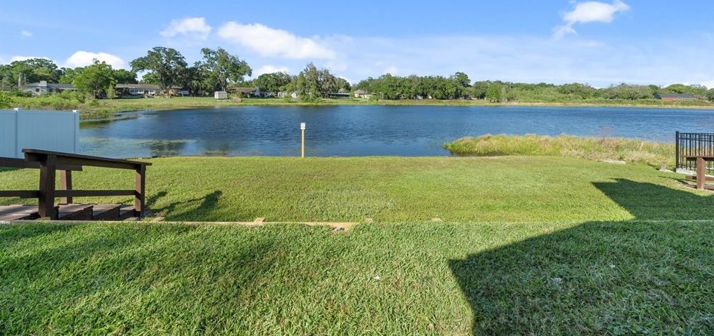 653 Timber Pond Dr, Brandon FL 33510-2937 exterior
