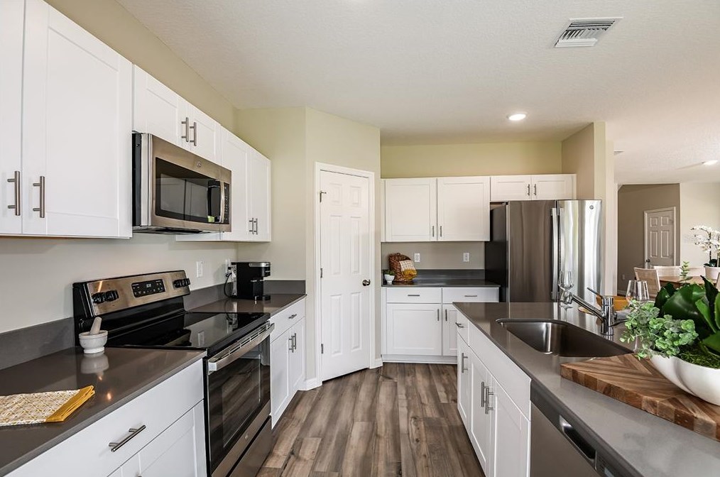 10936 3rd St, Riverview, FL 33569-6246