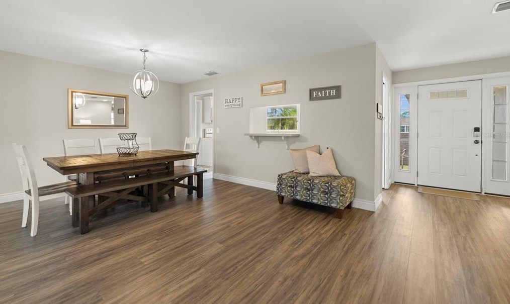 8428 121st St, Largo, FL 33772