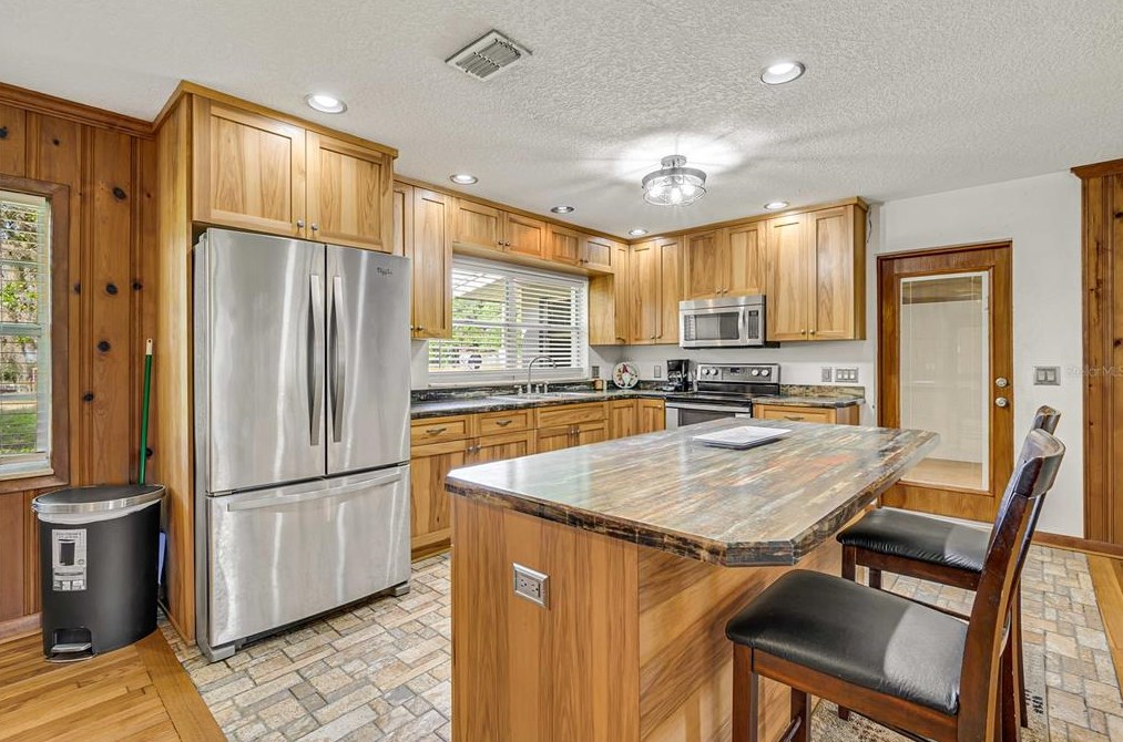 14748 Matt Barthle Rd, Dade City FL  33525-7332 exterior