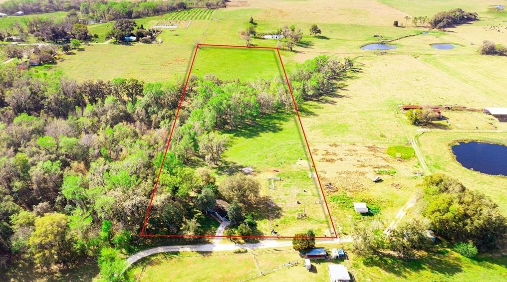 14748 Matt Barthle Rd, Dade City FL  33525-7332 exterior