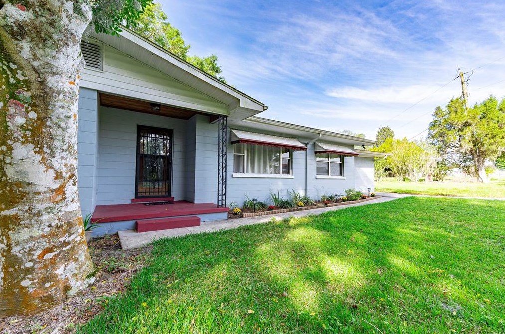 14748 Matt Barthle Rd, Dade City FL  33525-7332 exterior