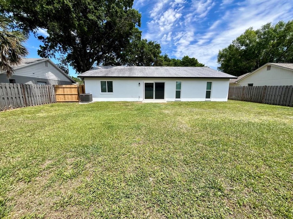 11020 Ashbourne Cir, Tampa FL  33624-5202 exterior