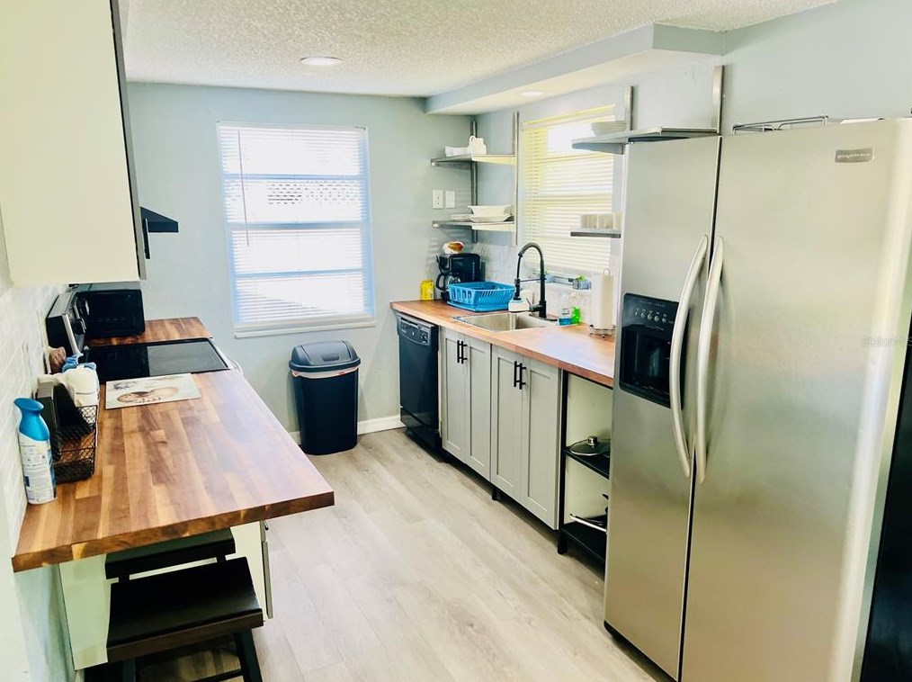 3405 Wilson Dr, Tarpon Springs, FL 34691
