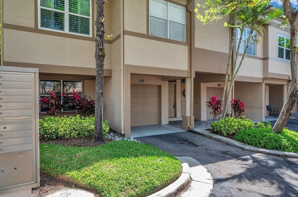 826 Normandy Trace Rd, Tampa, FL 33602-5922