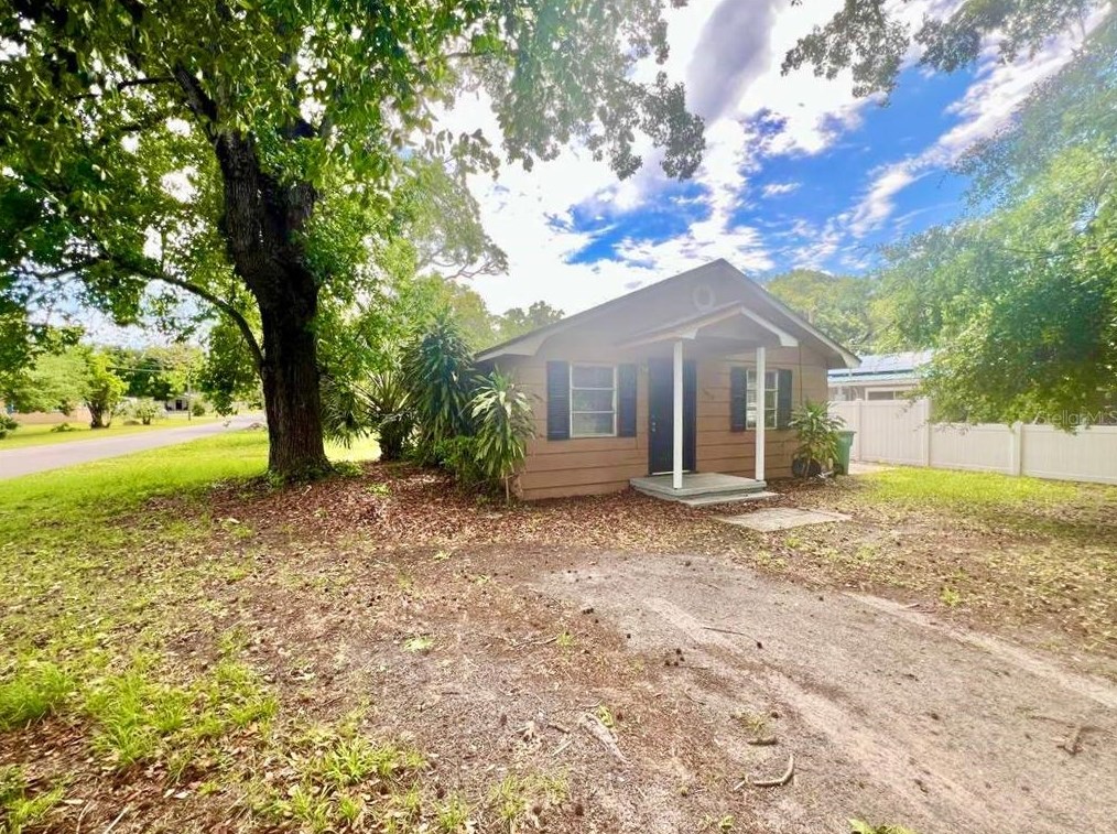 1513 E Poinsettia Ave, Tampa, FL 33612