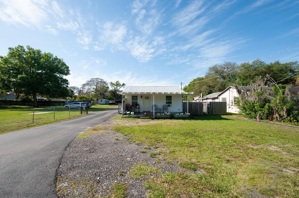 5307 Columbus Dr, Tampa, FL 33619-2407