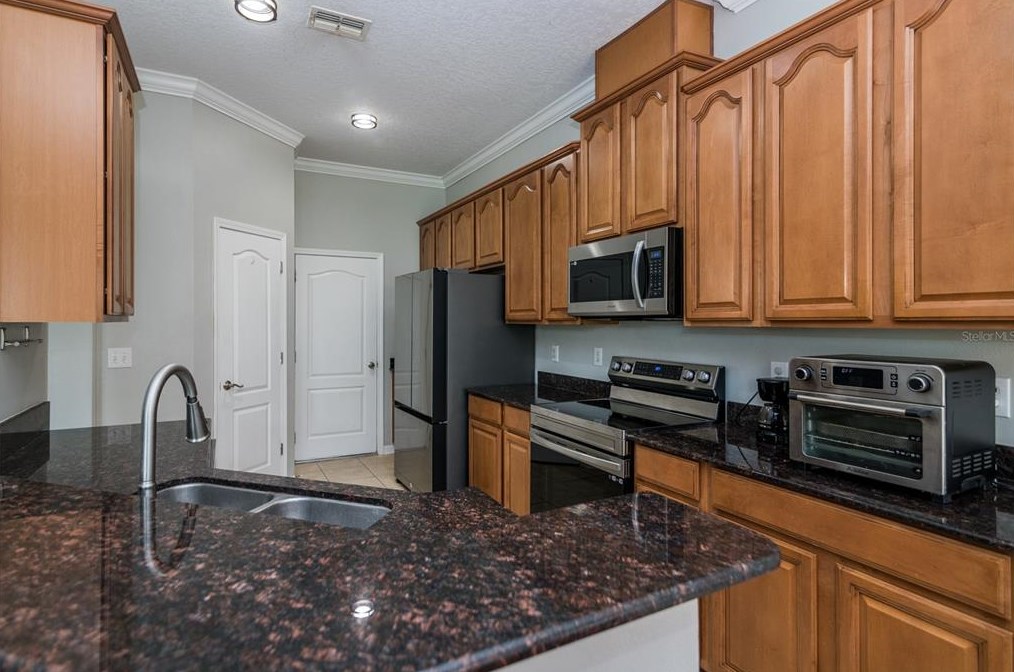 30618 Latourette Dr, Zephyrhills FL 33545-7012 exterior