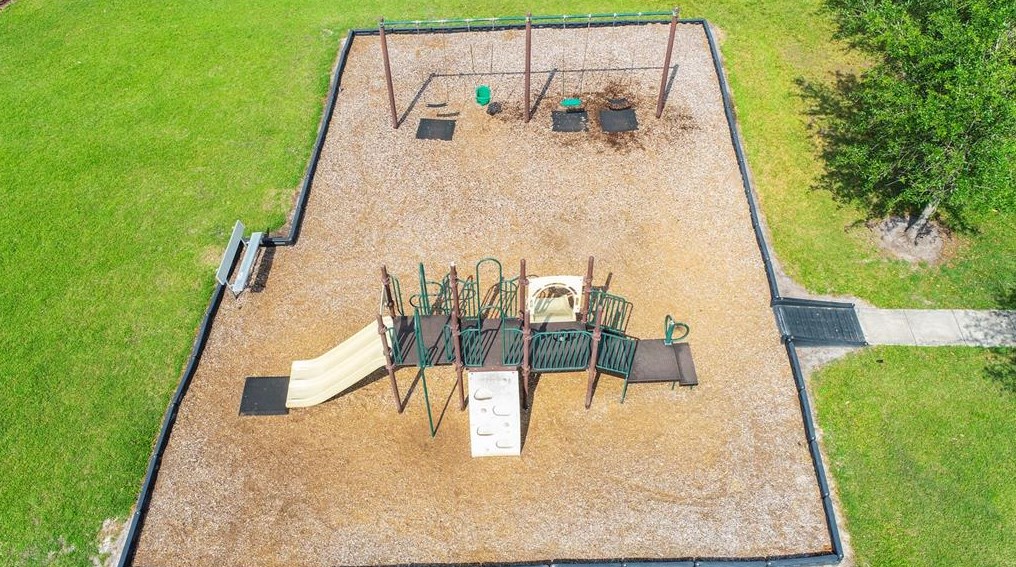 30618 Latourette Dr, Zephyrhills FL 33545-7012 exterior