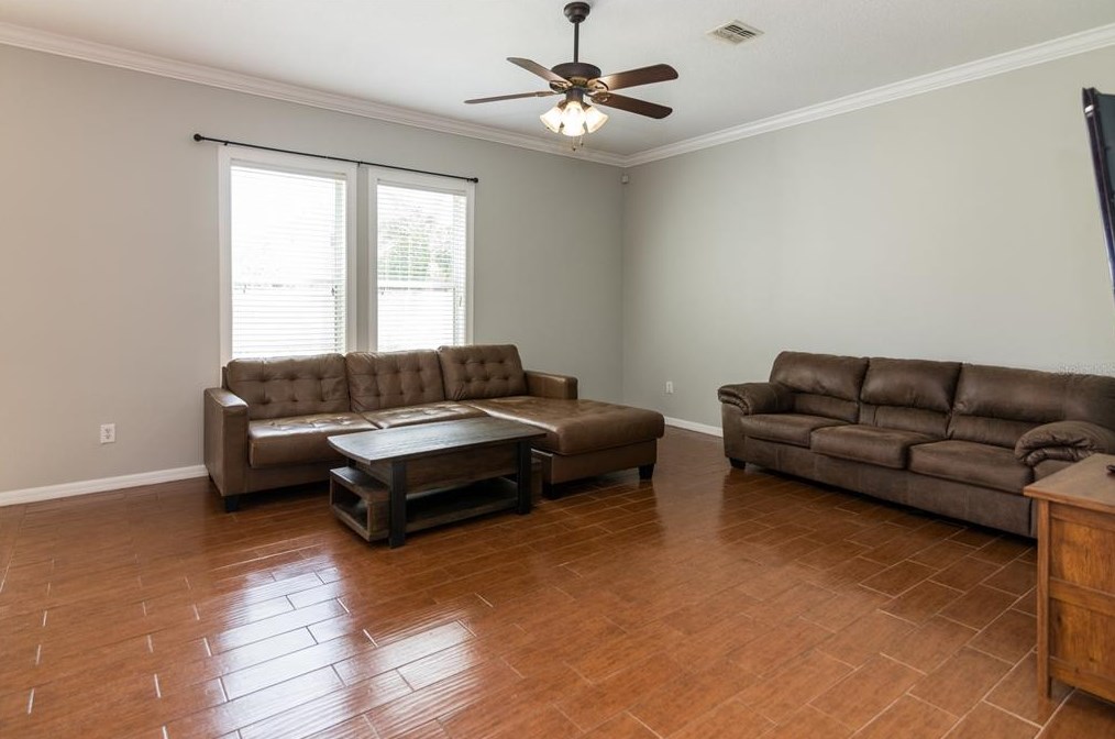 30618 Latourette Dr, Zephyrhills FL 33545-7012 exterior