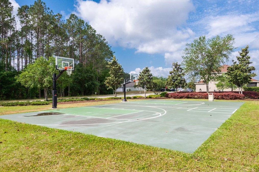 30618 Latourette Dr, Zephyrhills FL 33545-7012 exterior