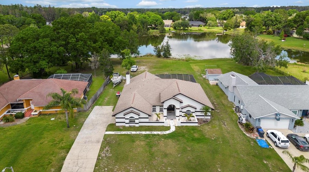 705 Chancellar Dr, Lutz, FL 33548