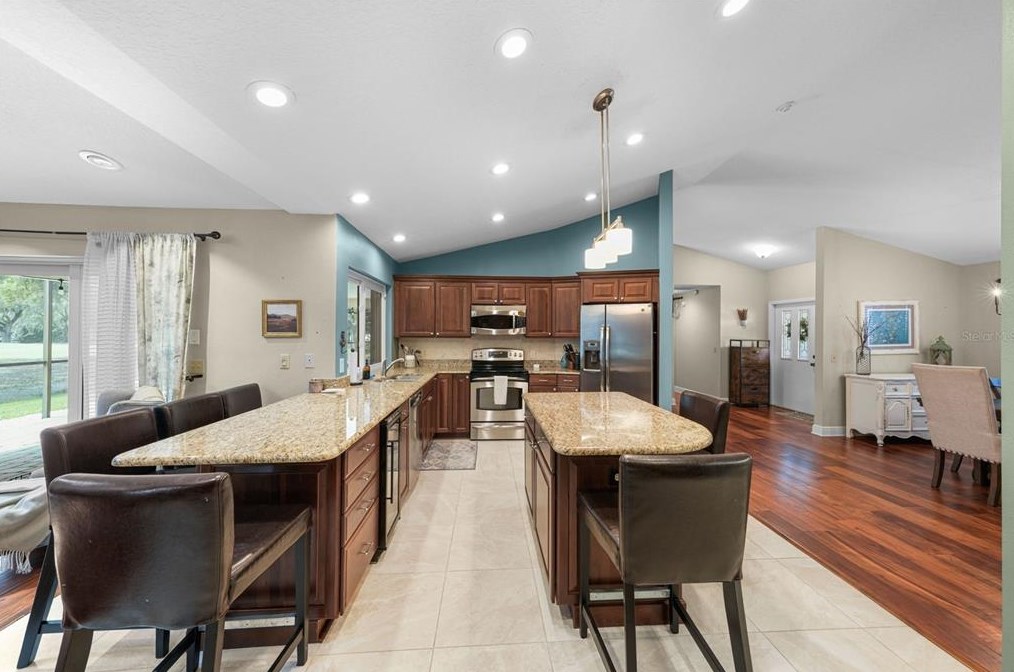 430 Cypress Creek Cir, Oldsmar FL  34677-2009 exterior