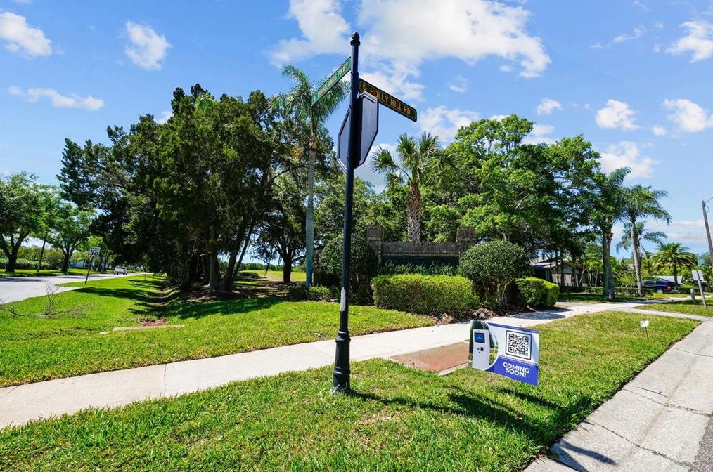 430 Cypress Creek Cir, Oldsmar FL  34677-2009 exterior