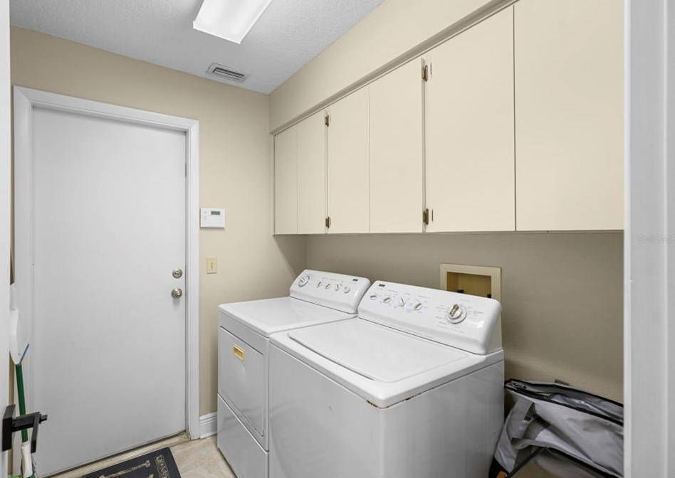 430 Cypress Creek Cir, Oldsmar FL  34677-2009 exterior