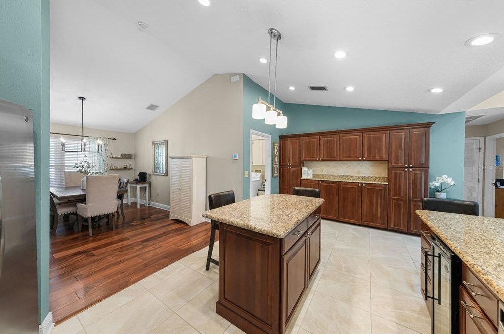 430 Cypress Creek Cir, Oldsmar FL  34677-2009 exterior