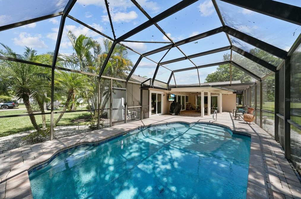 430 Cypress Creek Cir, Oldsmar FL  34677-2009 exterior