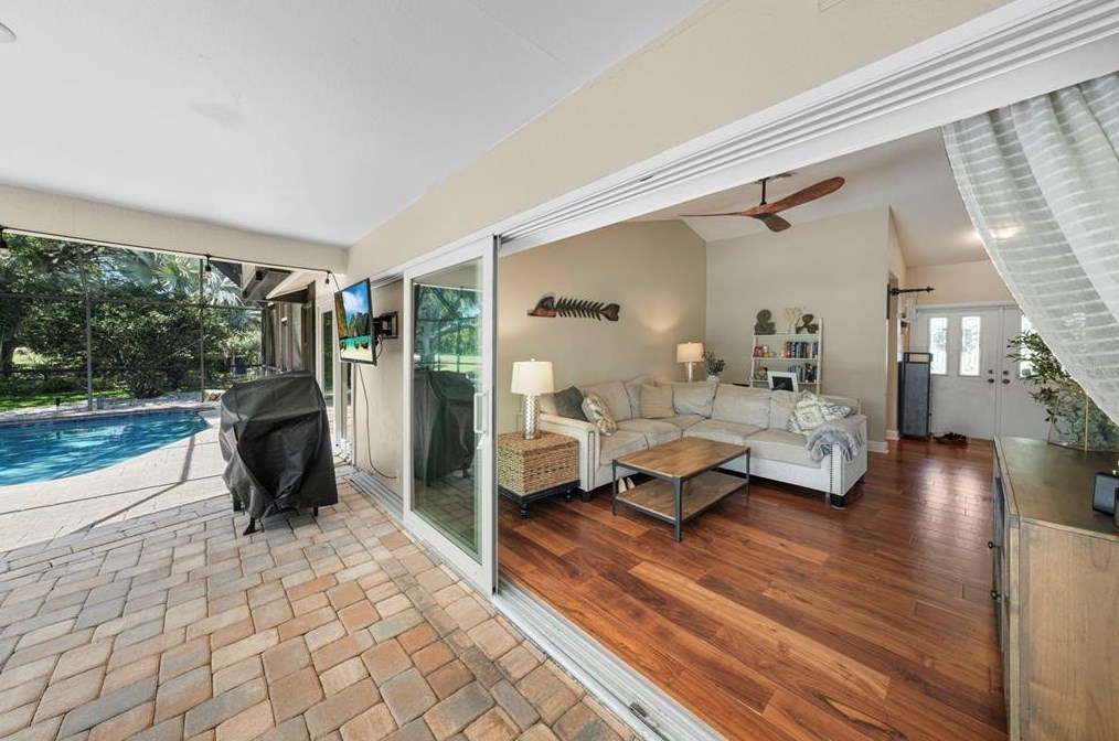 430 Cypress Creek Cir, Oldsmar FL  34677-2009 exterior