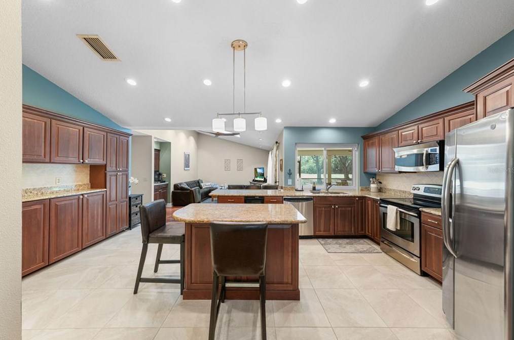 430 Cypress Creek Cir, Oldsmar FL  34677-2009 exterior