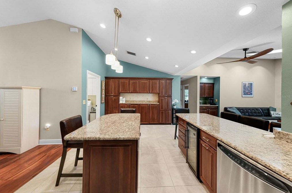 430 Cypress Creek Cir, Oldsmar FL  34677-2009 exterior