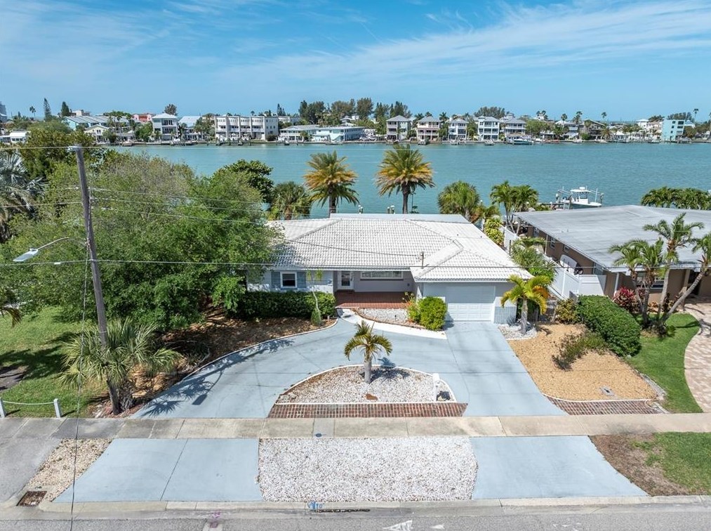 9020 Gulf Blvd, Saint Petersburg, FL 33706-1306