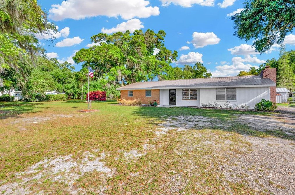 4804 Summerall Rd, Plant City, FL 33567-3048