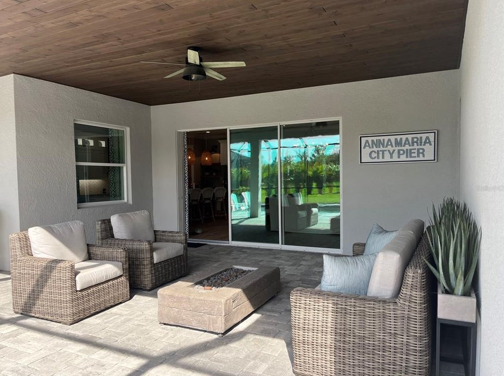 507 165th St, Bradenton FL  34212-3049 exterior