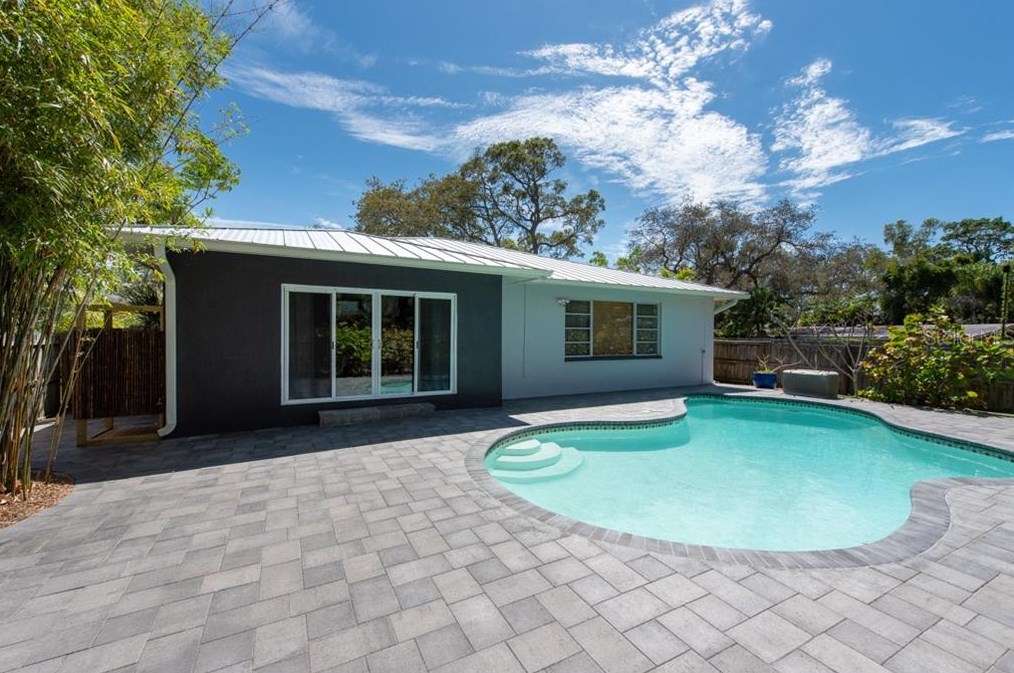 207 Timberlane Dr, Palm Harbor, FL 34683-1036