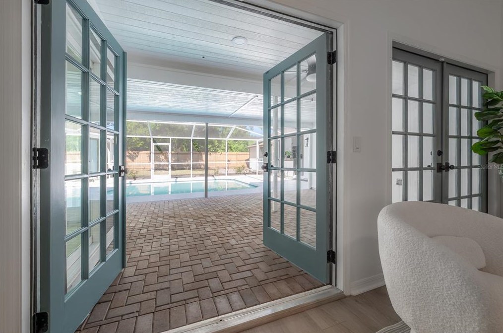 1046 Sylvia Ln, Tampa FL  33613-2007 exterior