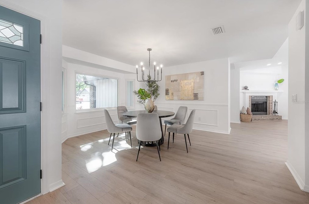 1046 Sylvia Ln, Tampa FL  33613-2007 exterior