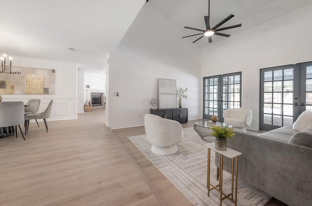 1046 Sylvia Ln, Tampa FL  33613-2007 exterior