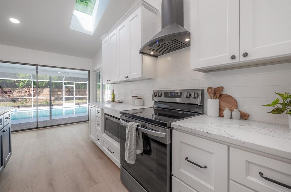 1046 Sylvia Ln, Tampa FL  33613-2007 exterior