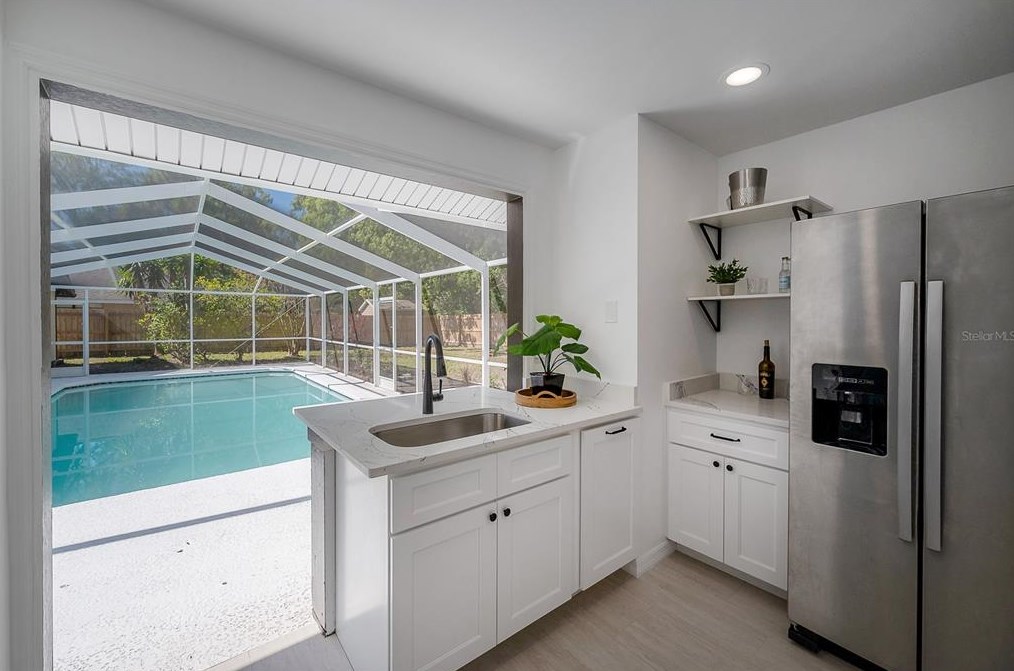 1046 Sylvia Ln, Tampa FL  33613-2007 exterior