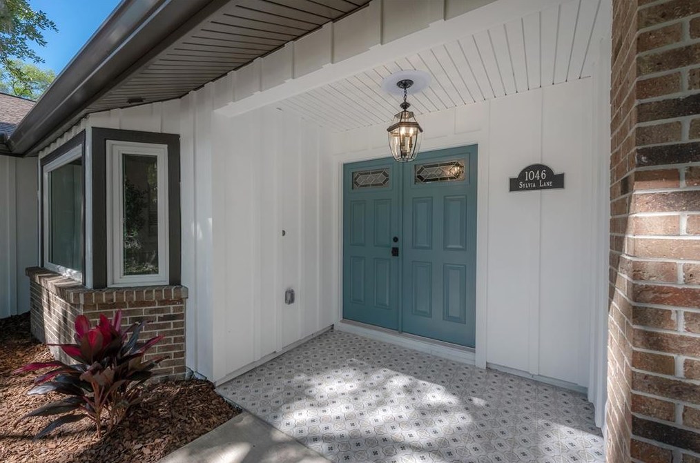 1046 Sylvia Ln, Tampa FL  33613-2007 exterior