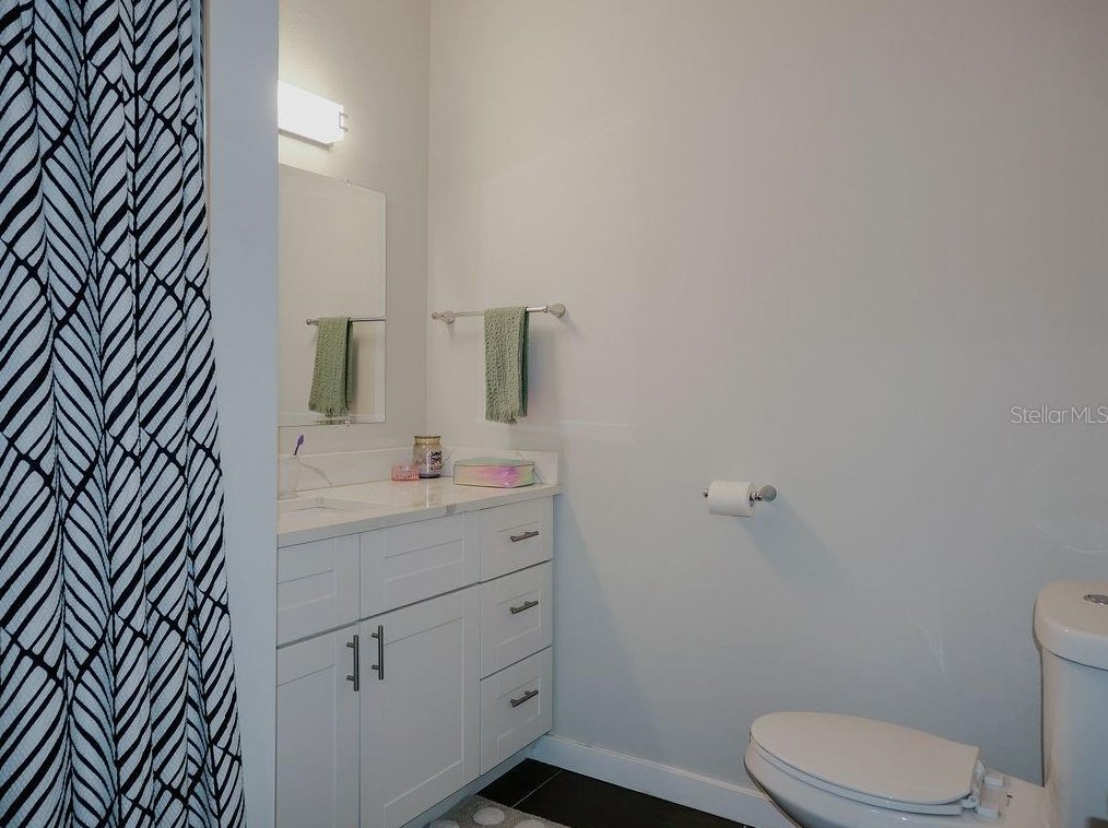 4287 Tyler Cir, Saint Petersburg FL  33709-4507 exterior