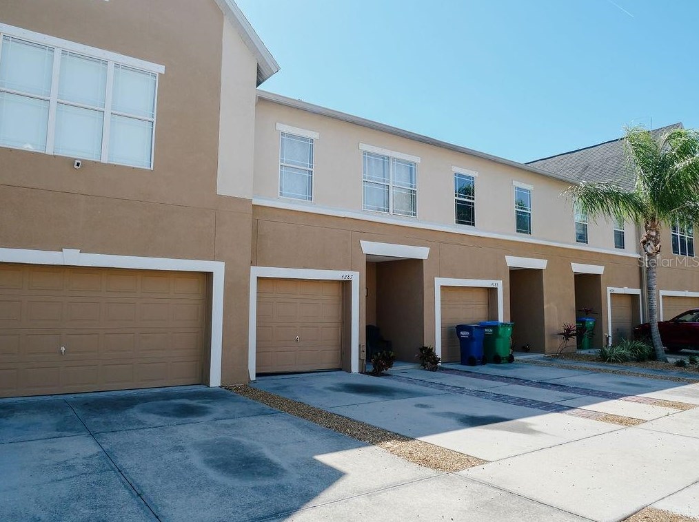 4287 Tyler Cir, Saint Petersburg FL  33709-4507 exterior
