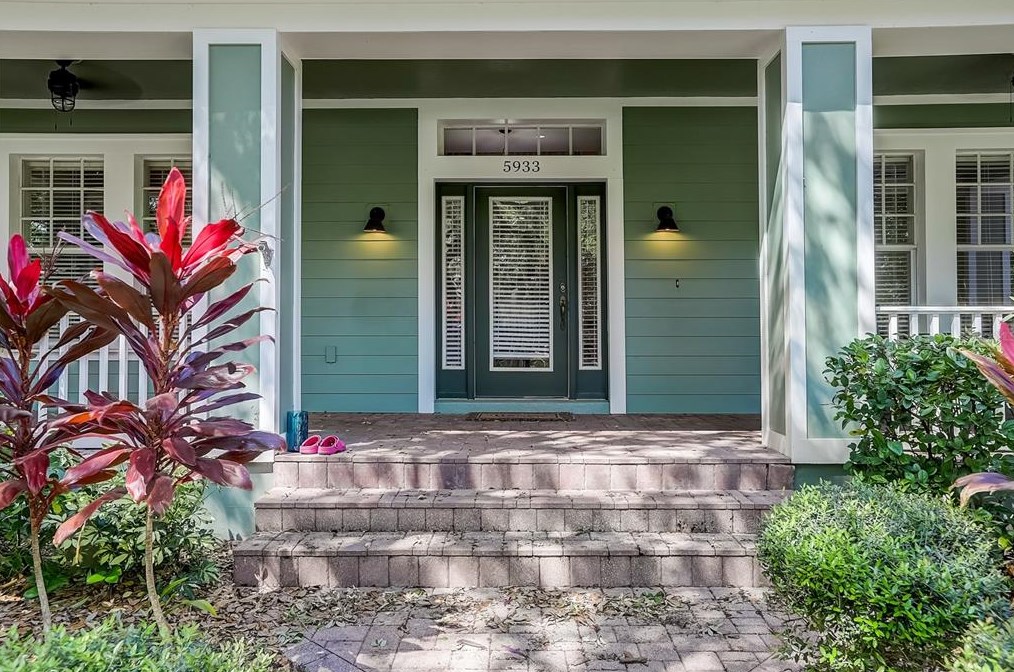 5933 Fishhawk Crossing Blvd, Lithia FL  33547-5885 exterior