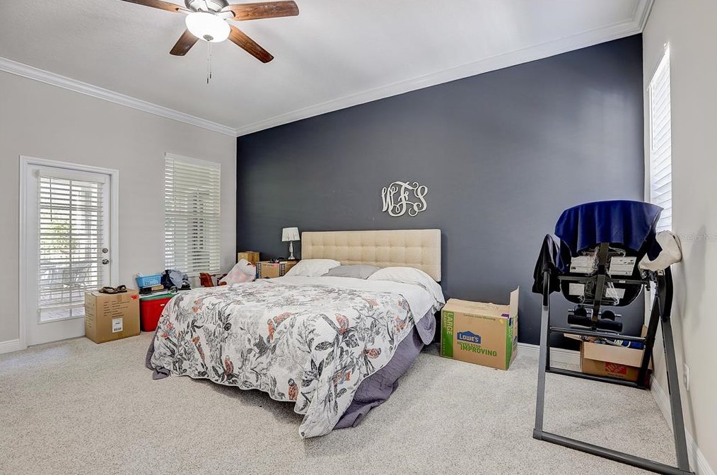 5933 Fishhawk Crossing Blvd, Lithia FL  33547-5885 exterior