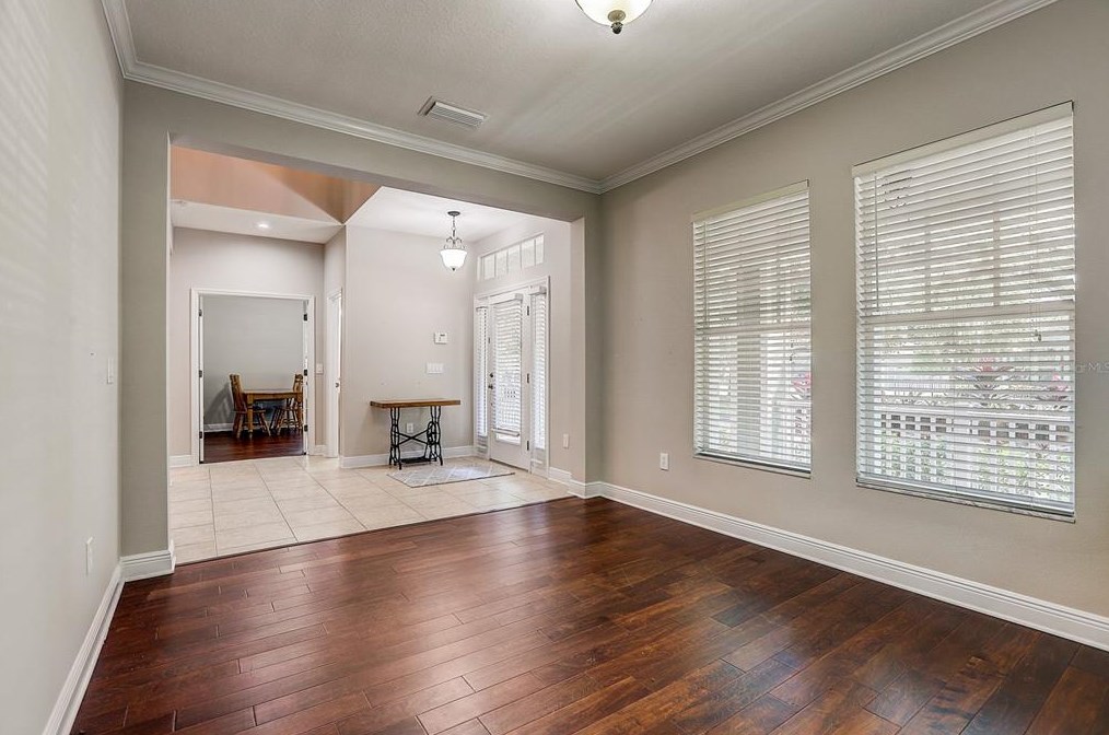 5933 Fishhawk Crossing Blvd, Lithia FL  33547-5885 exterior