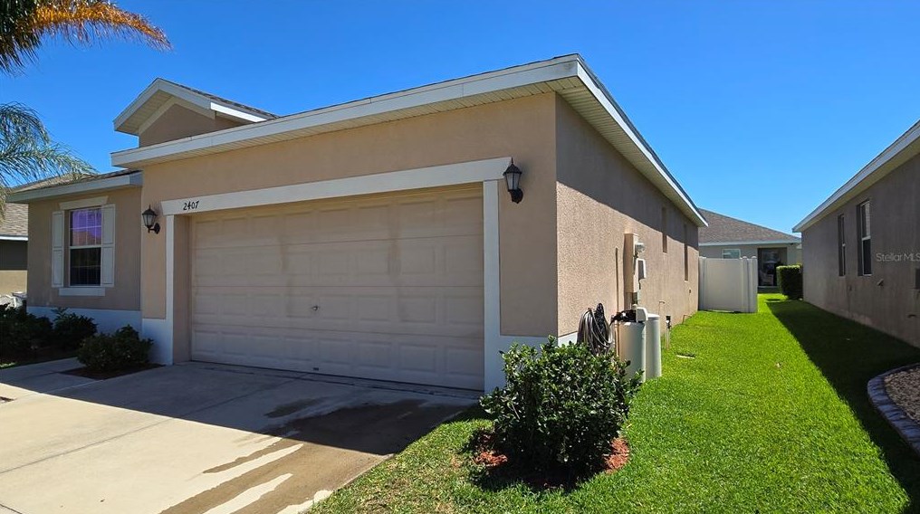 2407 Dovesong Trace Dr, Ruskin, FL 33570