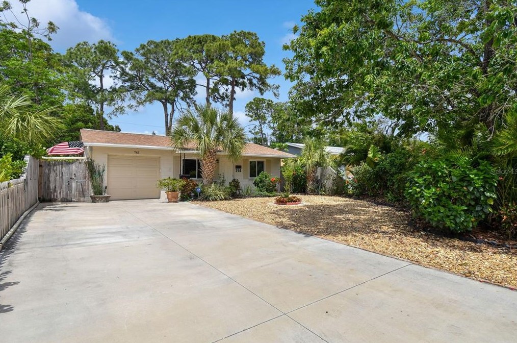 761 62nd Ave, Saint Petersburg, FL 33705-5717