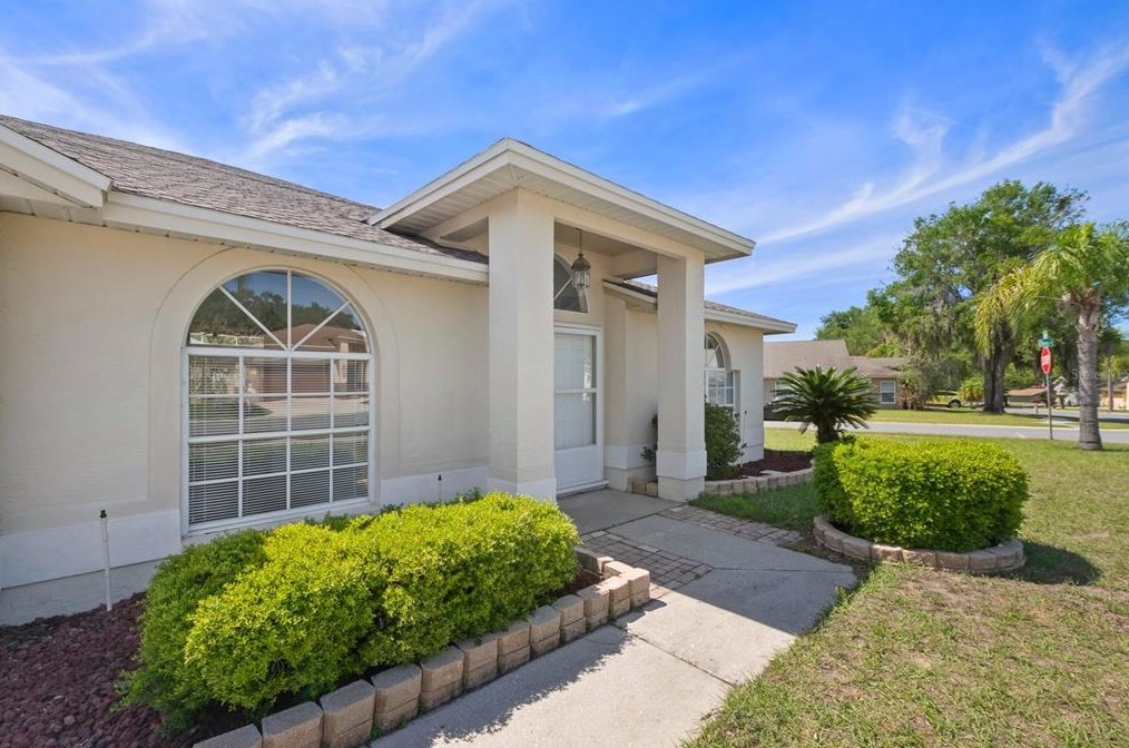 2321 Tioga Dr, Land O Lakes, FL 34639