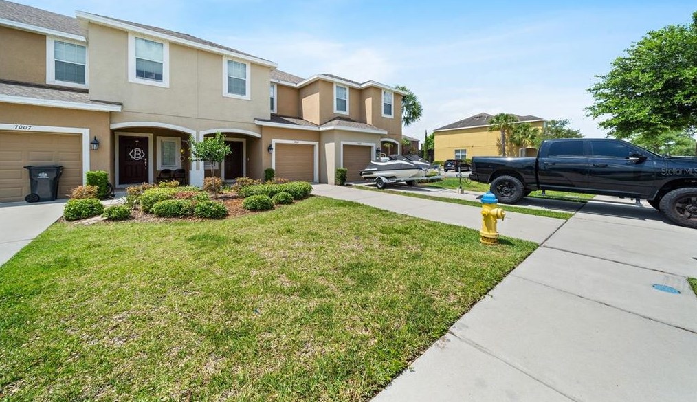 7005 Towne Lake Rd, Riverview, FL 33578